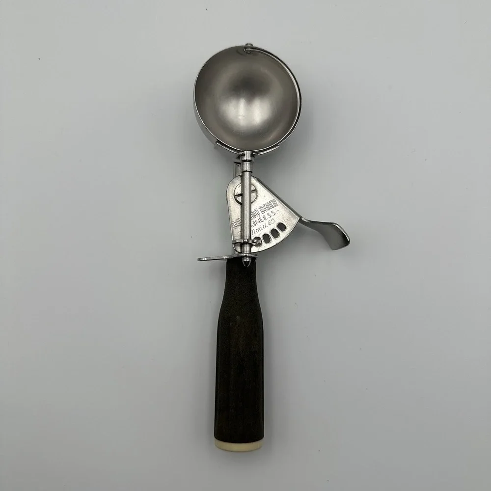 Vintage Hamilton Beach Stainless Ice‎ Cream Scoop with Thumb Release Model 65